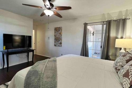 Cozy 3 Bedrooms Town home in Chandler with community pool