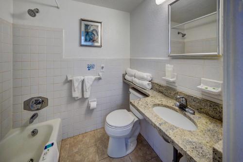 Horizon by the Sea Inn - image 13