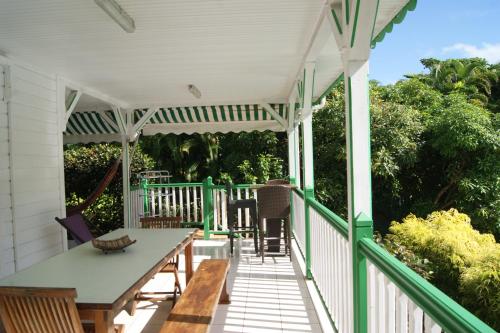 balcon/terasă, Sur la route des épices - Location villas avec piscine et jacuzzi (Sur la route des epices - Location villas avec piscine et jacuzzi) in Le Francois