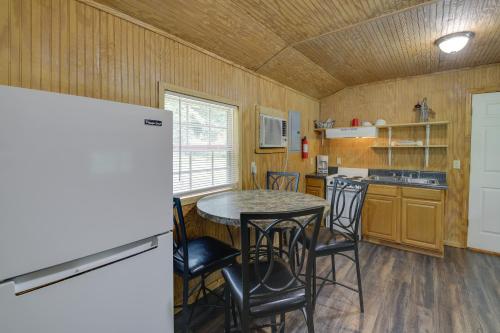 Serene Briceville Vacation Rental Cabin w/ Grill! in Rocky Top (TN)