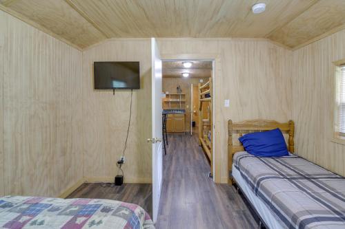 Serene Briceville Vacation Rental Cabin w/ Grill! in Rocky Top (TN)
