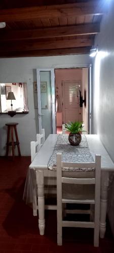" Departamento Avenida" a 3 cuadras de la laguna y 3 del centro in Chascomus