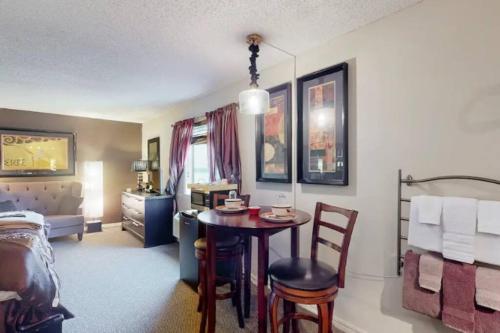 Suite Dreams 101 - Tradewinds in Eureka Springs, USA