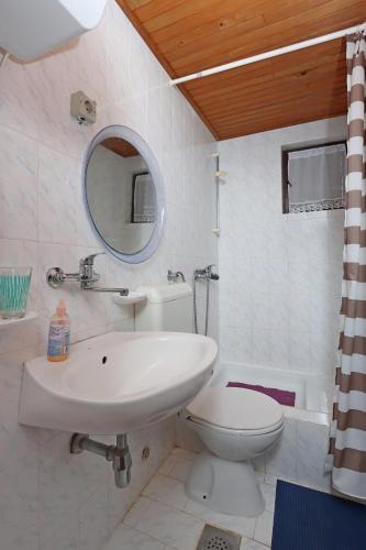 Two-Bedroom Apartment with Terrace image 10