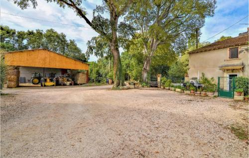 Lovely Home In Arles With Kitchen