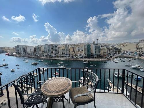 4 bedroom seafront apt St Julian’s