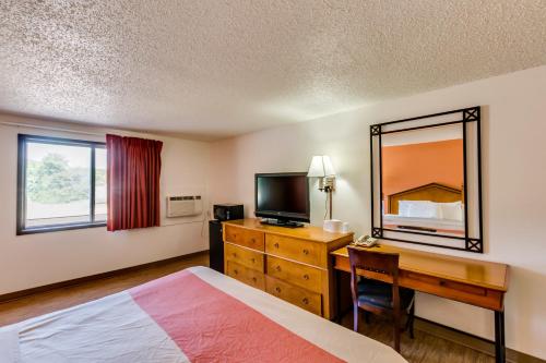 Motel 6-Albert Lea, MN