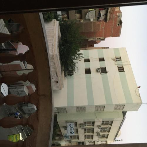 غرفه واحده فقط داخل شقه بها سرير ١٢٠ سم ومروحه ودولاب وكراسي, Mansoura (fotografie 4)