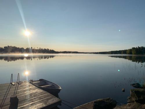 Cozy cottage by the lake, Charlottenberg - Åmotfors