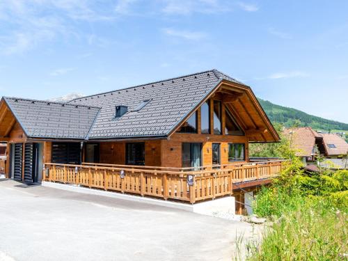 Sumptuous Holiday Home in Sankt with Jacuzzi & Sauna - Chalet - Sankt Margarethen im Lungau