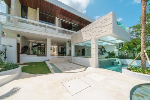 Casa Infinito - Resort Style 8 Bedroom Villa in Canggu - image 4
