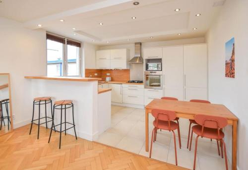 Old town 2BR with best view, Bratislava (foto 7)