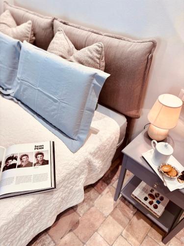 1 queen bed, 1 sofa bed