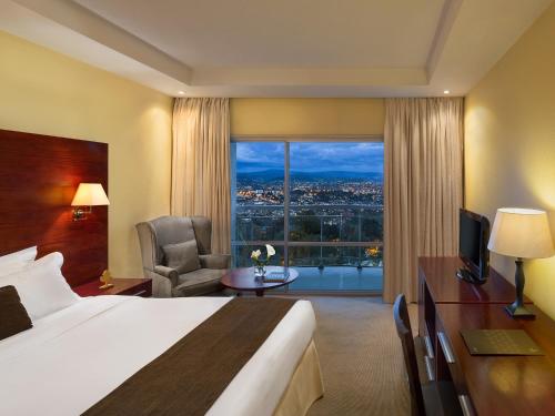 Double Room with Panoramic View room in Hotel des Mille Collines