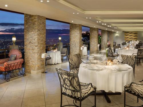 Restaurant, Hotel des Mille Collines in Kigali