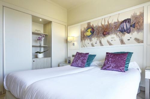 1 double bed, 1 sofa bed