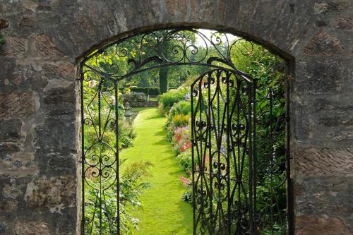 สวน, No 2 Ramageton at Carnell Estates in ทรูน