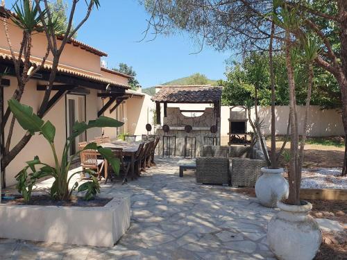 Villa in La Crau with private pool
