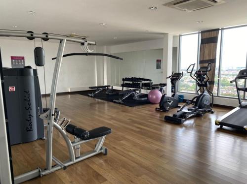 Damen  2 Bedroom Nearby Sunway Subang by DW - image 13