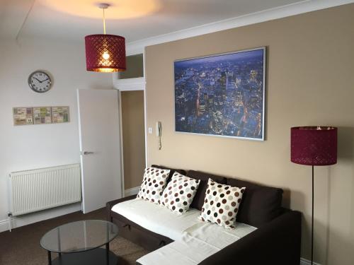 Ilford Central Luxury Apartments - image 14