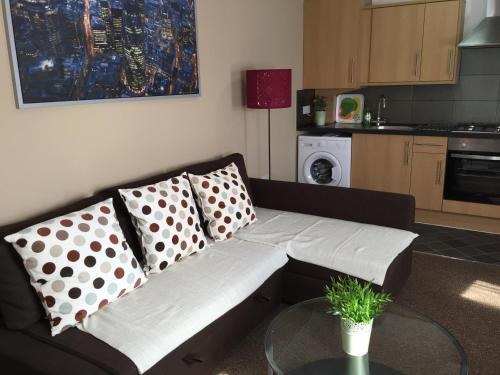 Ilford Central Luxury Apartments - image 8