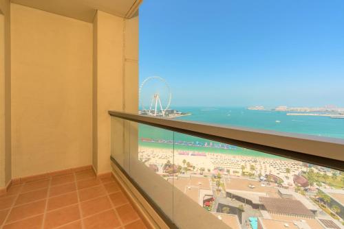 Stunning Beach front Apt Dubai Eye View JBR Dubai - image 7