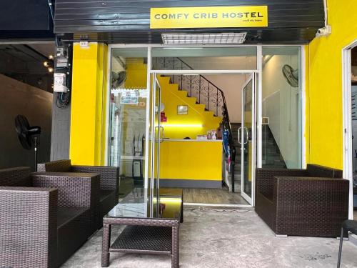 comfy crib hostel - 로비