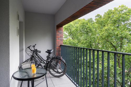 ApartWro 4th-City Square Railway Station balcony, garage, bicycles, Breslau (Foto 8)