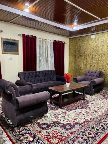 The Khayabaan - Luxurious Home Stay Away From Home