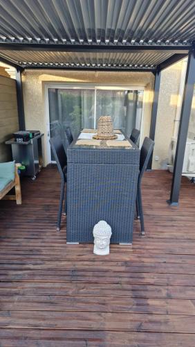 appartement pour 4 avec terrasse in Chanos-Curson