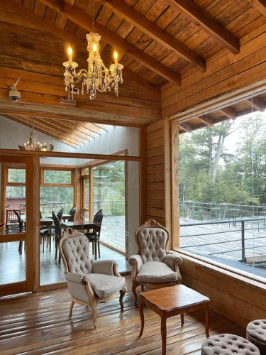 숙소 외관, Cabañas y Hosteria El Condor Pasa VLA (Cabanas y Hosteria El Condor Pasa VLA) in 비랄라앙고스투라