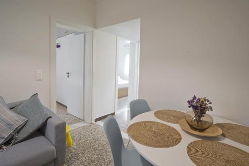 Athina 2BR Apt Fully Equipped Kitchen AC WiFi - image 11