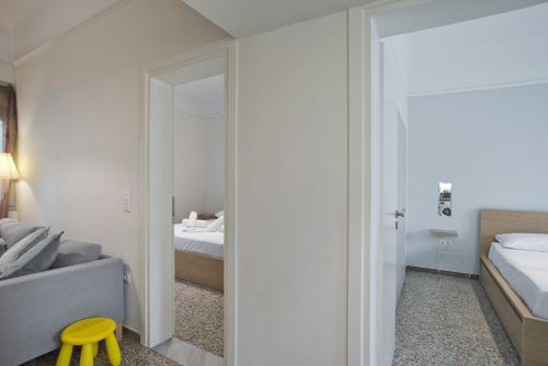 Athina 2BR Apt Fully Equipped Kitchen AC WiFi - image 9