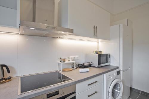 Athina 2BR Apt Fully Equipped Kitchen AC WiFi - image 14
