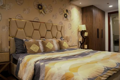 Luxury 1 Bedroom Apartment Gold Crest Mall And Residency DHA Lahore