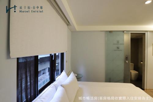 Superior Double Room image 10