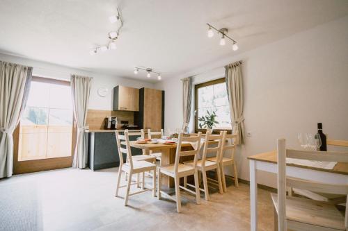 Iekārtas, Nedererhof - Zimmer Edelweiß mit Gemeinschaftsküche (Nedererhof - Zimmer Edelweiß mit Gemeinschaftskuche) in Schmirn