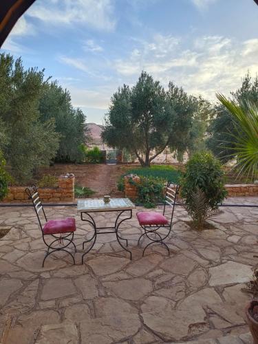Kasbah Imini Restaurant & Hotel - 정원