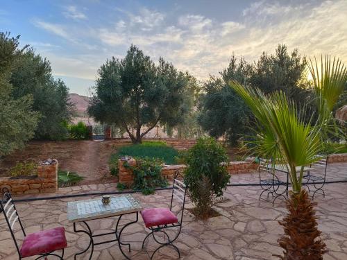 花園, Kasbah Imini Restaurant & Hotel in 提加米里迪度北