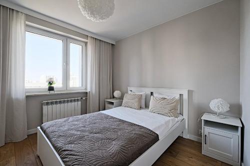 Metropolitan Heaven Apartment Emilii Plater 55, Warsaw