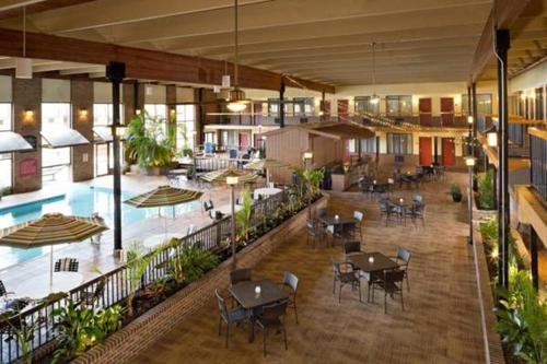 บริการและสิ่งอำนวยความสะดวก, วินด์แฮม การ์เดน ยอร์ก (Wyndham Garden York) in ยอร์ก (PA)