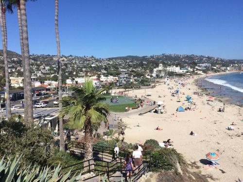 Laguna Beach Modern Home-beach across st/town 1blk in Laguna Beach, Vereinigte Staaten von Amerika