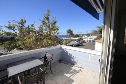 Laguna Beach Modern Home-beach across st/town 1blk in Laguna Beach, USA