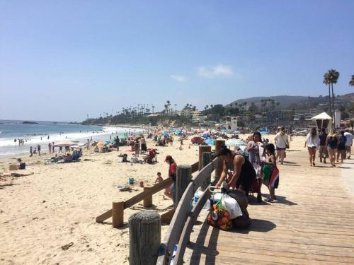 Laguna Beach Modern Home-beach across st/town 1blk in Laguna Beach, USA
