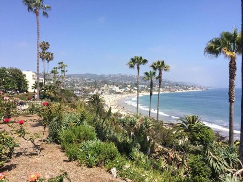 Laguna Beach Modern Home-beach across st/town 1blk