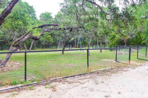 Hill Country Escape in New Braunfels, USA