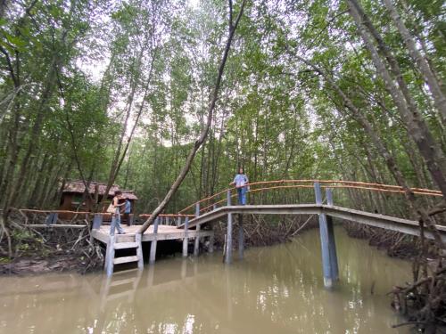 Homestay Hải Nam Đất Mũi (Homestay Hai Nam Đat Mui) in Nam Can (Ca Mau)