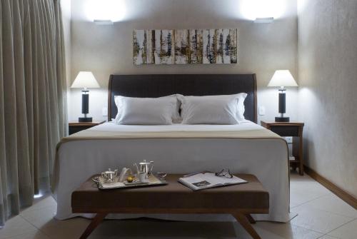 1 king bed, 1 sofa bed