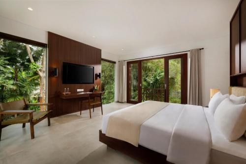 Four-Bedroom with Private Pool image 7