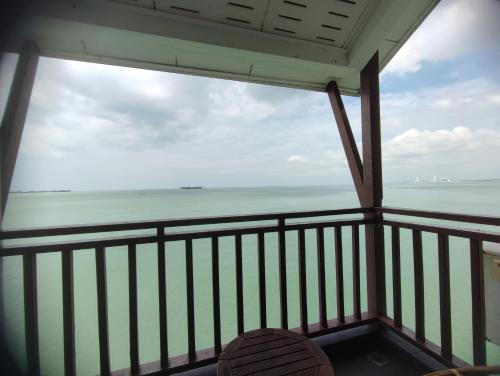Balcony/terrace, Alpine LXPD Full Seaview Water Chalet in Taman Tanjung